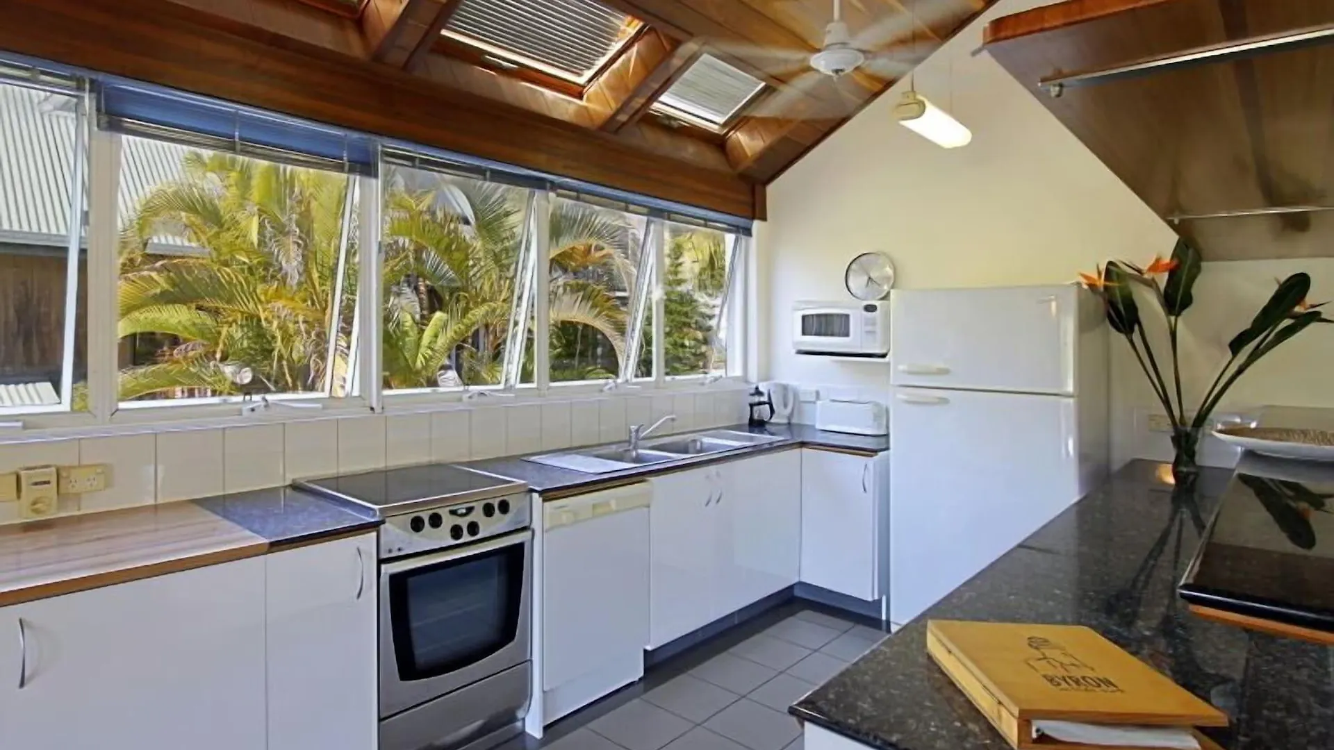 A Perfect Stay - Clarkes Beach Villa Byron Bay