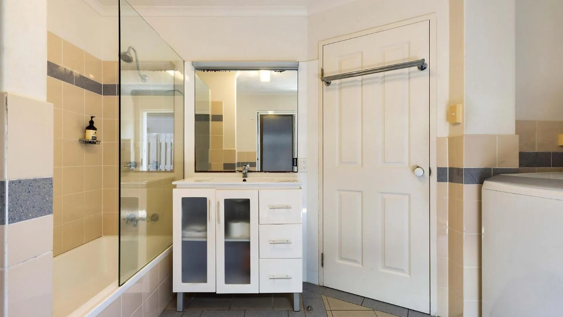A Perfect Stay - Clarkes Beach Villa Byron Bay 0*,  Australien