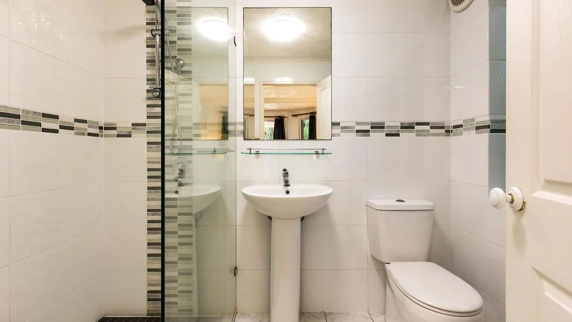 A Perfect Stay - Clarkes Beach Villa Byron Bay