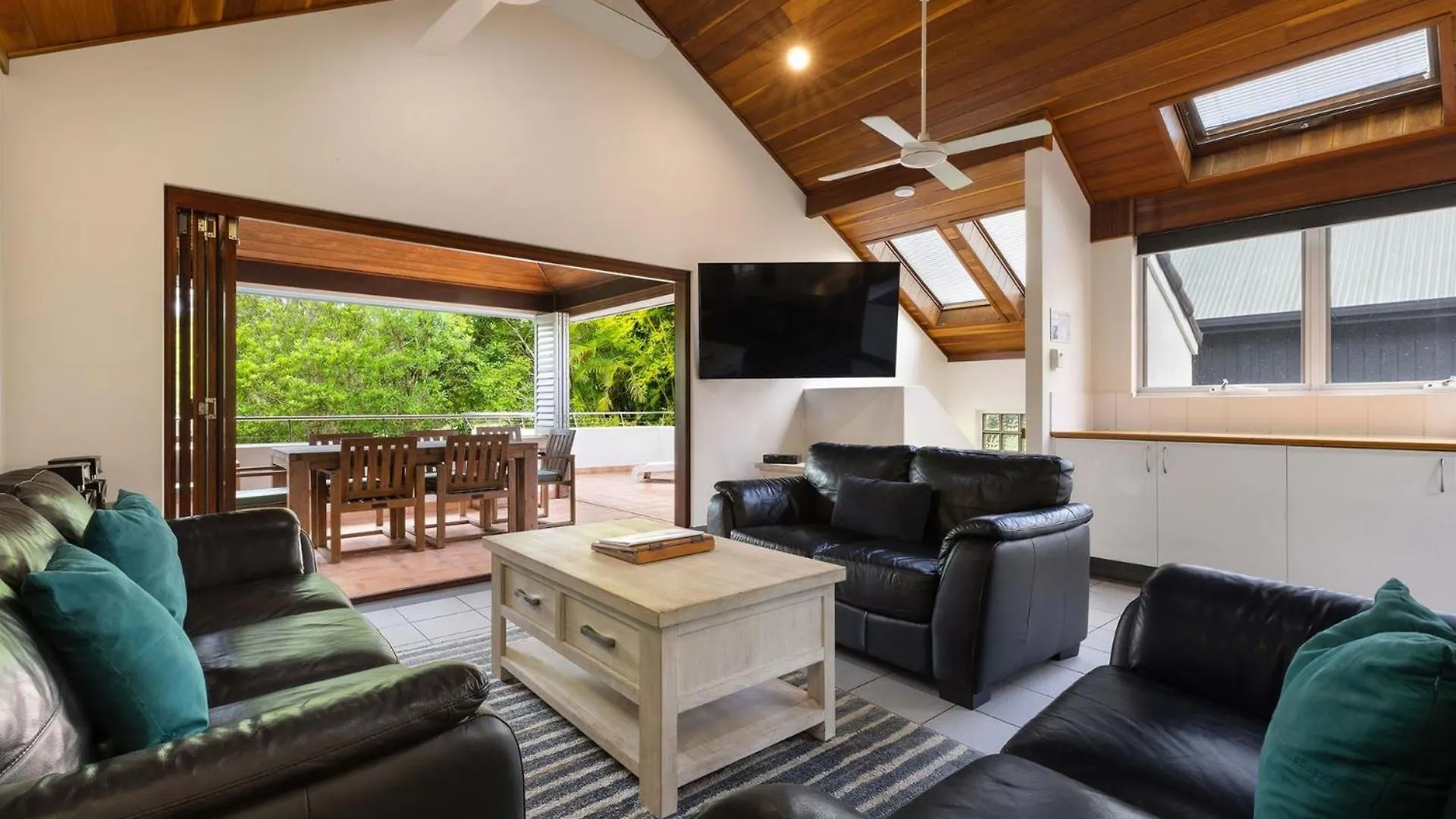 A Perfect Stay - Clarkes Beach Villa Byron Bay